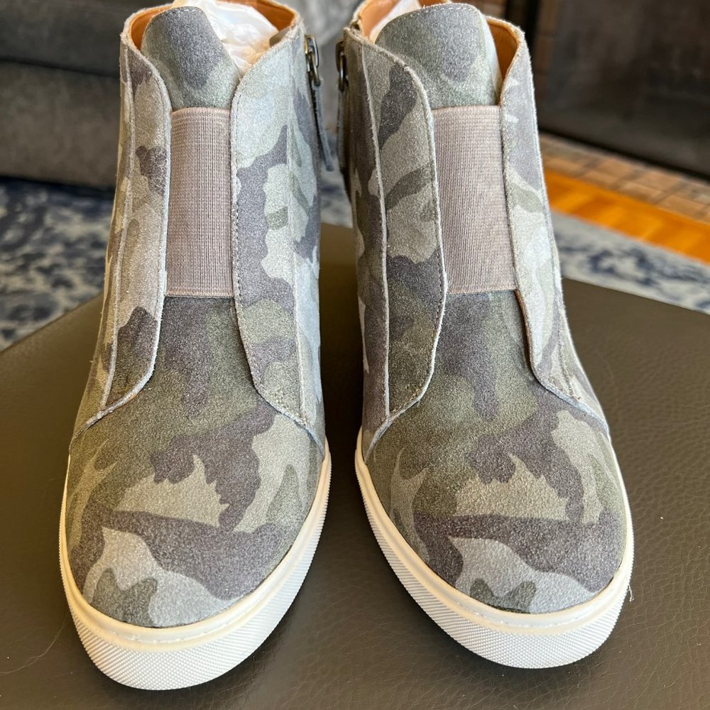 Linea Paolo Camo Wedge Booties, Size 9